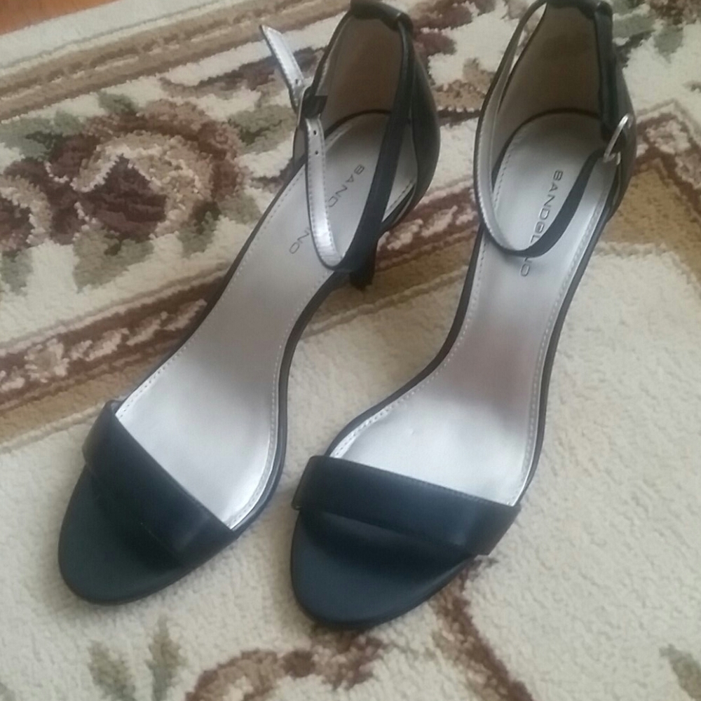 Bandolino ankle strap elegant black heels
